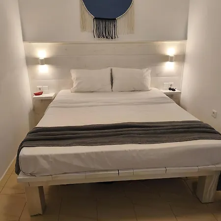 Krystalia's Plaka (Milos)