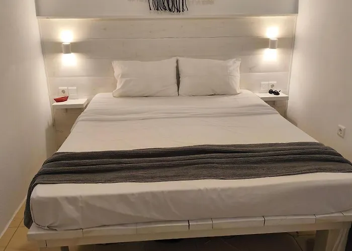 Krystalia's Plaka (Milos)