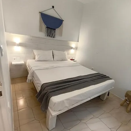 Krystalia's Apartmán Plaka (Milos)